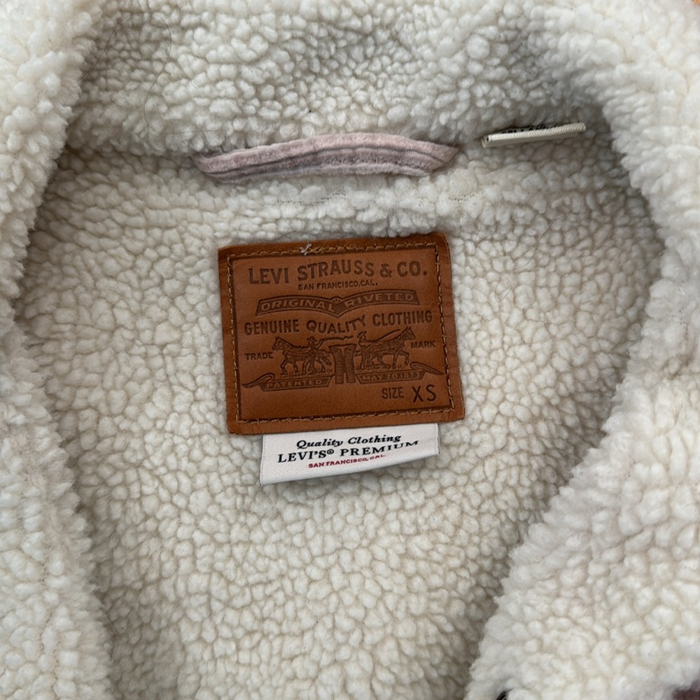 Levi’s Jacket - Picture 2 of 5